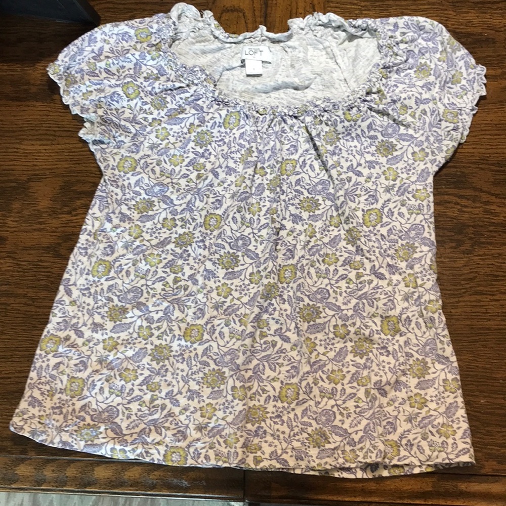 Ann Taylor loft like new size small flower top